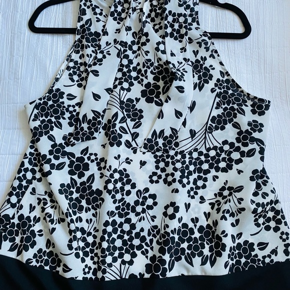 NY&Co Floral Top with Bow - Picture 2 of 2